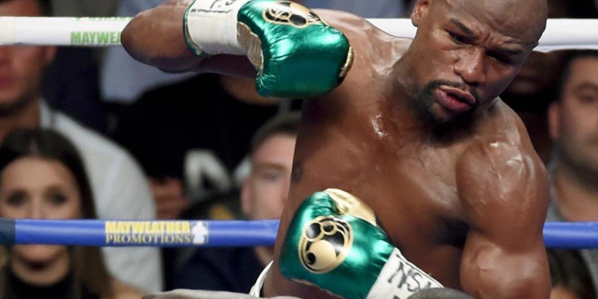 Az utolsó Mayweather-pofonok egyike… Szögre akasztja a kesztyűt a világ egyik legismertebb bunyósa
FOTÓ: EUROPRESS/GETTY IMAGES