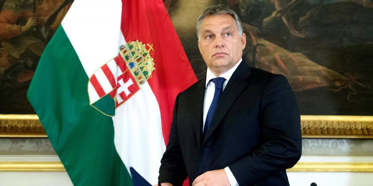 Orbán Viktor miniszterelnök sajtótájékoztatójára érkezik a Werner Faymann osztrák kancellárral és Reinhold Mitterlehner alkancel