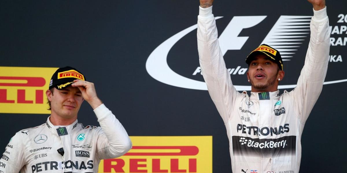 Rosberg (balra) a pole pozícióból indulva megint nem tudta legyőzni Hamiltont (jobbra) FOTÓ: EUROPRESS/GETTY IMAGES/CLIVE ROSE.