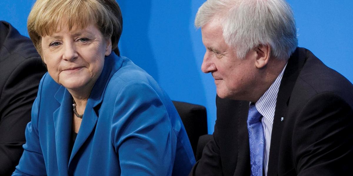 Merkel és Seehofer egy korábbi felvételen. FOTÓ: Carsten Koall/Getty Images