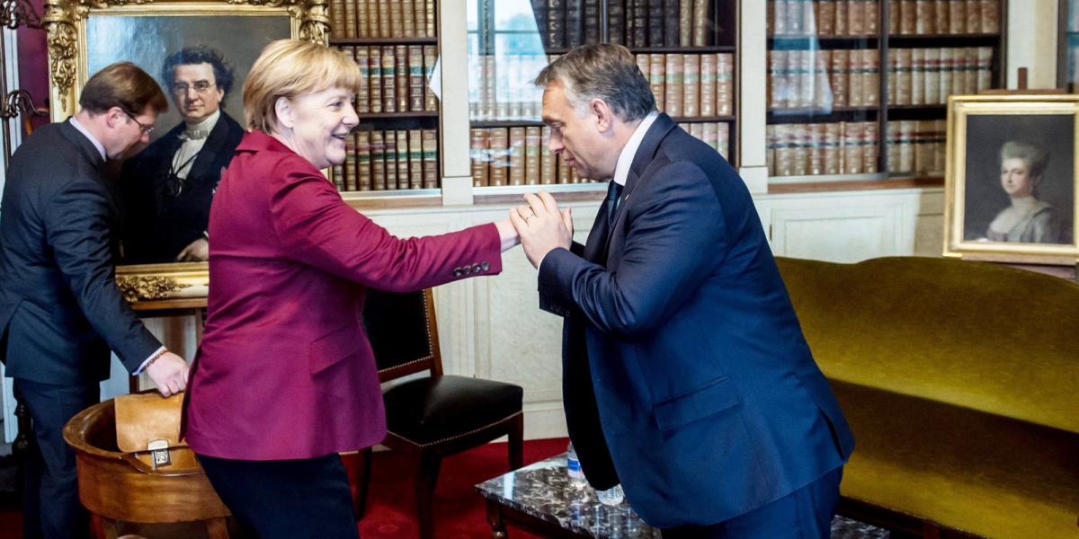 Orbán Viktor és Angela Merkel különtalálkozója az Európai Néppárt vezetőinek megbeszélése után Brüsszelben, a belga királyi akad