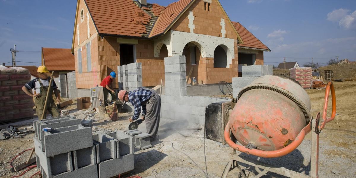 Egyre kevesebb a „zöldmezős” lakásépítés, inkább használtat vesznek vagy felújítanak FOTÓ: NÉPSZAVA