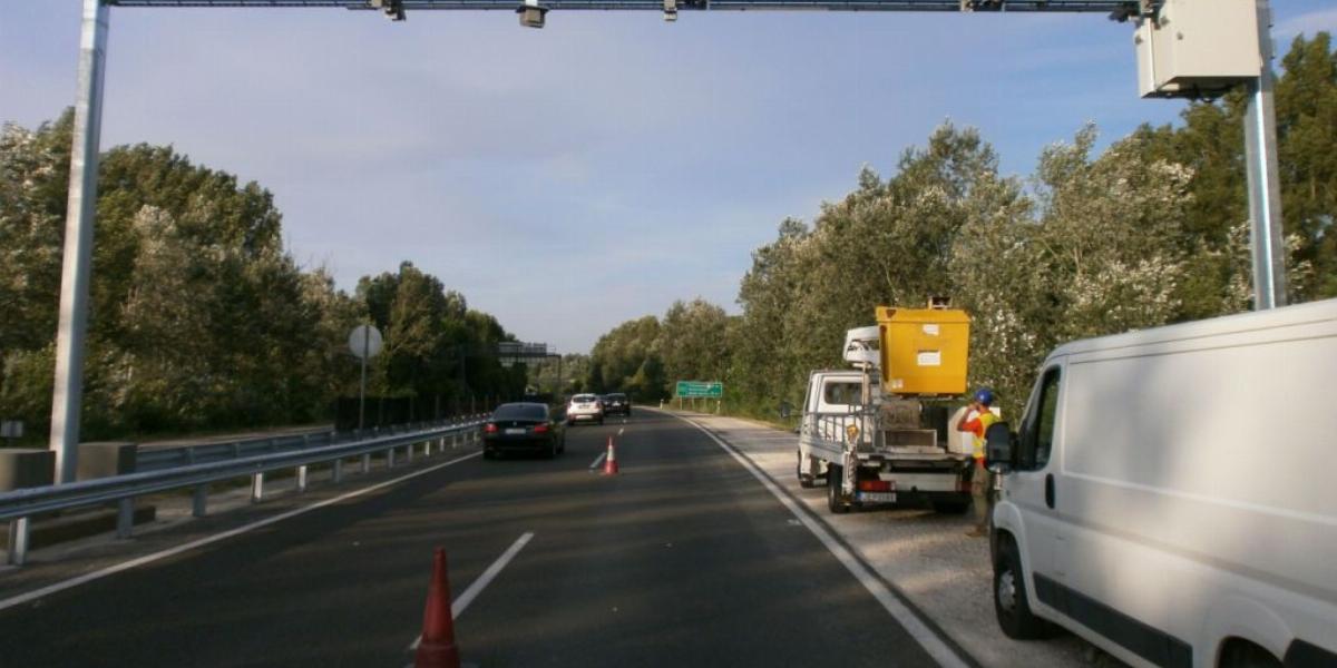 A rendszer 365 fix telepítésű, komplex közlekedés-ellenőrző pontot
foglal magában FORRÁS: POLICE.HU