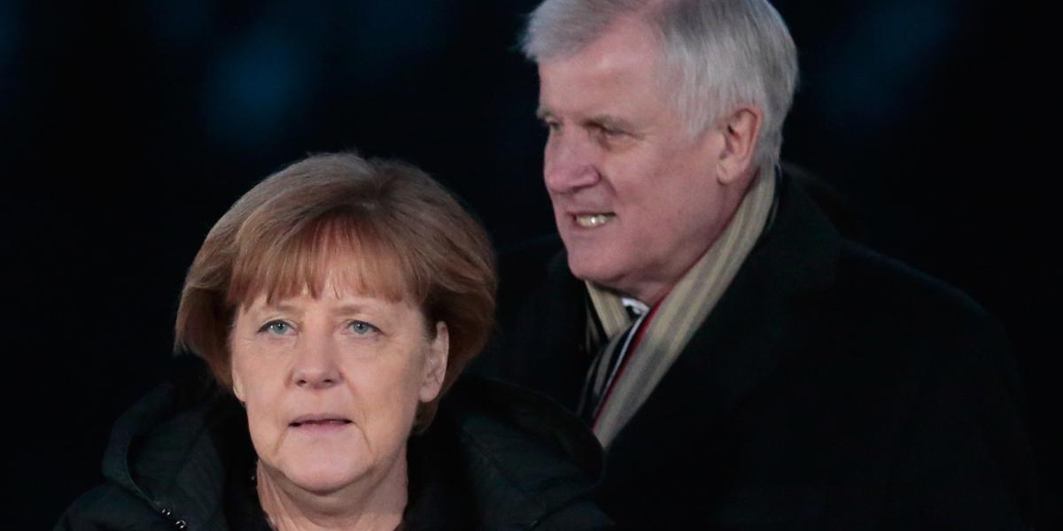 Merkel és Seehofer egy korábbi felvételen. FOTÓ: Johannes Simon/Getty Images