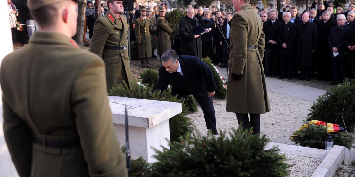 Orbán Viktor koszorúz Budaörsön FOTÓ: TÓTH GERGŐ