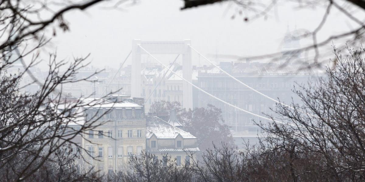 Szmog január 25-én. MTI Fotó: Szigetváry Zsolt