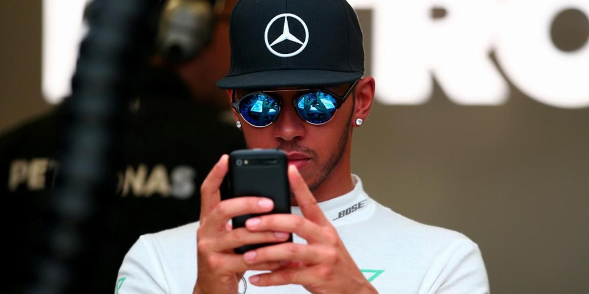 Lewis Hamilton mindent megtesz, hogy növelje szurkolóinak a számát, és népszerűsítse a Forma–1-et FOTÓ: EUROPRESS/GETTY IMAGES/M