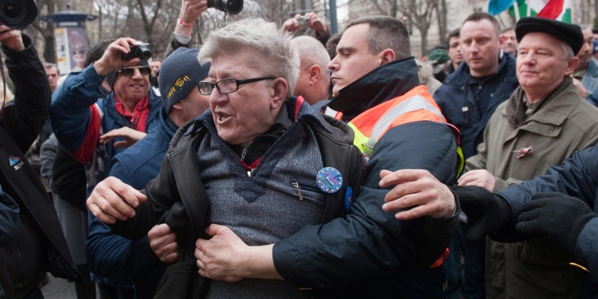 Tavaly is ellentüntetők zavarták meg Orbán Viktor beszédét, vélhetően ezért keményített idén be a TEK FOTÓ: TÓTH GERGŐ