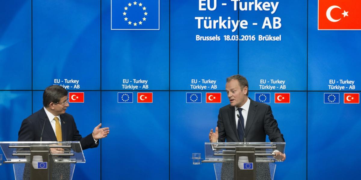  Ahmet Davutoglu és Donald Tusk - Getty Images