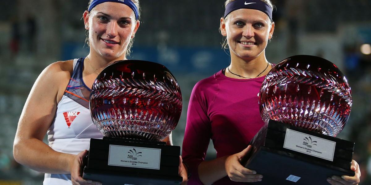 A két tornagyőztes: Babos Tímea (j) és a cseh Lucie
Safarova (b). Fotó: Europress/Getty Images