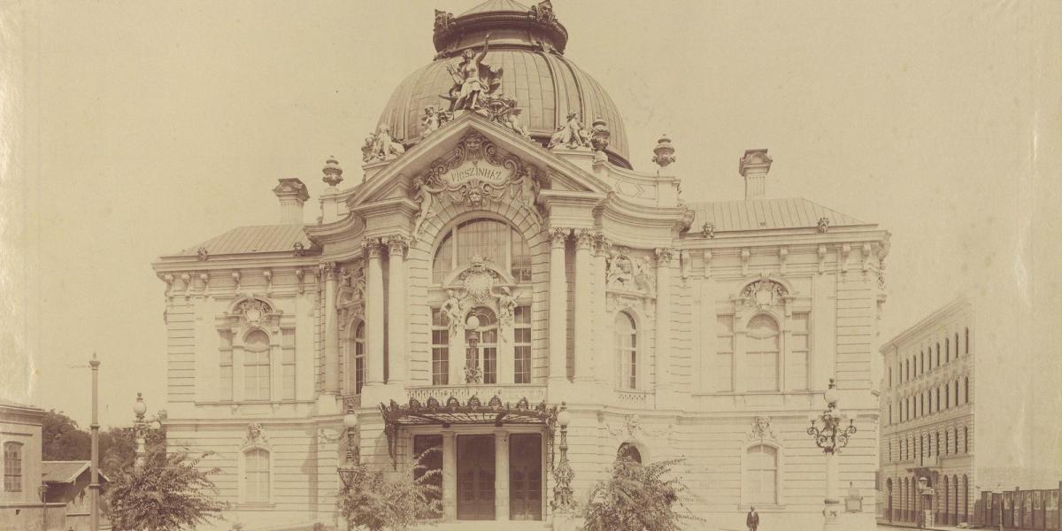 Egy 120 éves felvétel, a Vígszínház épülete 1896-ban FOTÓ: KLÖSZ GYÖRGY/FORTEPAN BUDAPEST FŐVÁROS LEVÉLTÁRA