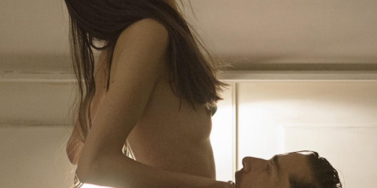 A nimfomániás ifjú hősnője, Stacy Martin a szerelmét alakító Shia LaBeouff el FORRÁS: VERTIGO MEDIA