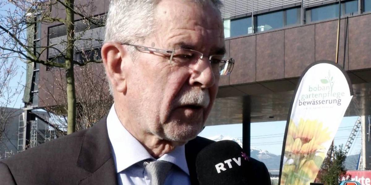 Alexander Van der Bellen egy hajszállal talán esélyesebb arra, hogy beköltözzön a Hofburgba FORRÁS: YOUTUBE