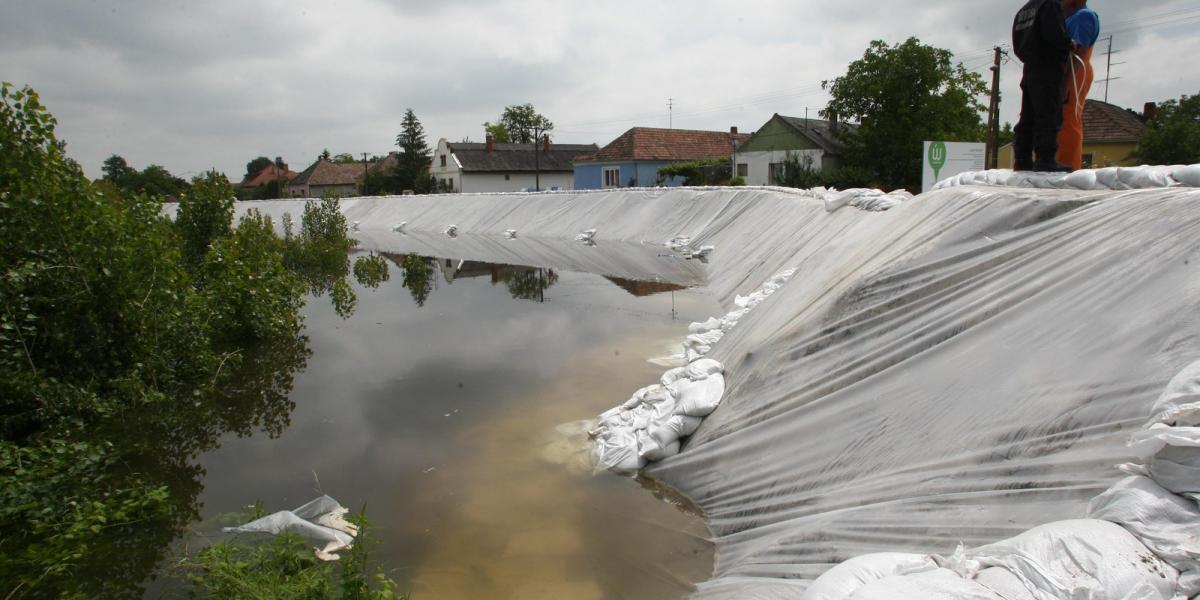 2013-ban így védekeztek Mecsérnél FOTÓ: Népszava