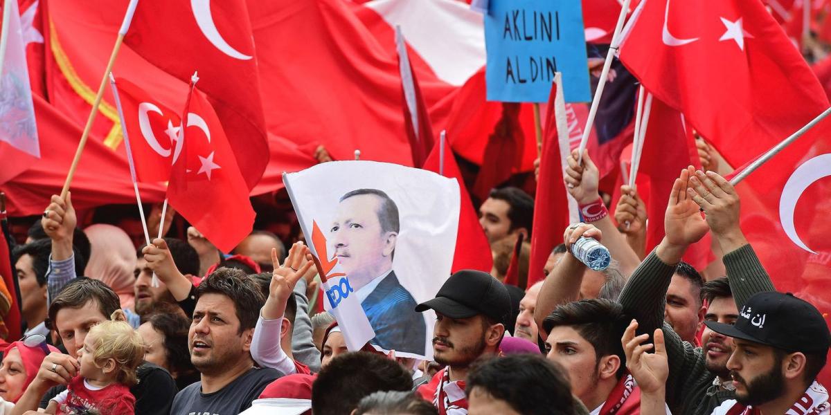 Erdogan szerint hazájában tömegek követelik a halálbüntetés visszaállítását  FOTÓ: EUROPRESS/GETTY IMAGES/SASCHA STEINBACH
