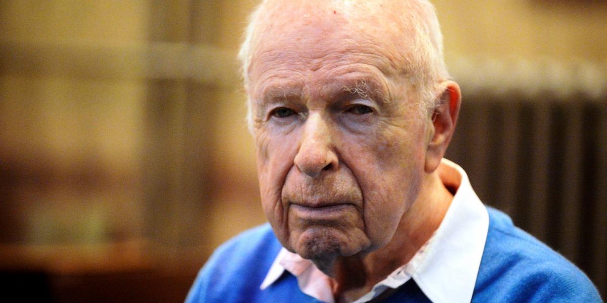 Peter Brook egyszerűen fogalmaz a színpadon FOTÓ: TÓTH GERGŐ