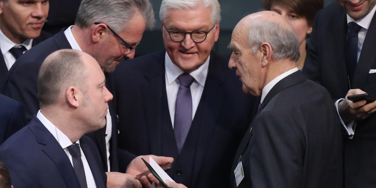 Középen a frissen megválaszott elnök,  Frank-Walter Steinmeier - Fotó: Sean Gallup/Getty Images
