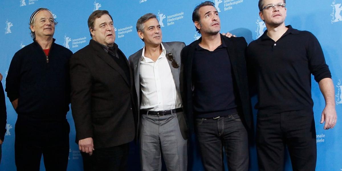 A Műkincsvadászok alkotógárdája parádzik a vörös szőnyegen Bill Murray, John Goodman, George Clooney, Jean Dujardin és Matt Damo