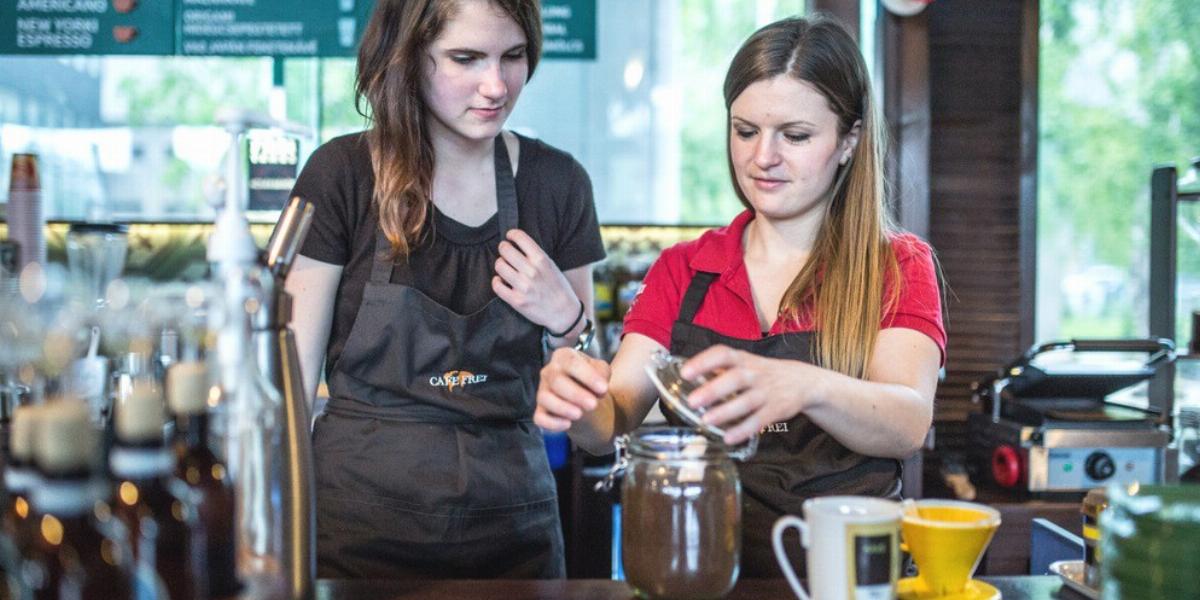 Melinda egy kávézóban találta meg számítását FORRÁS: WWW.NEKEDMUNKA.HU