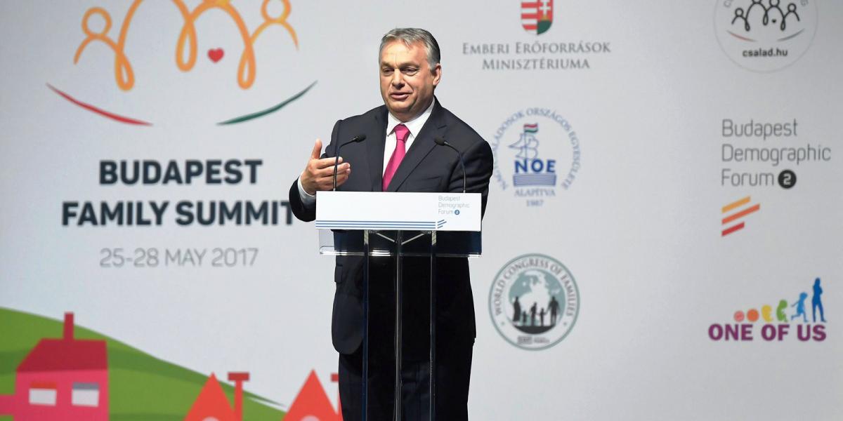 Orbán Viktor miniszterelnök beszédet mond a Családok budapesti világtalálkozójának első napján megrendezett demográfiai fórumon 