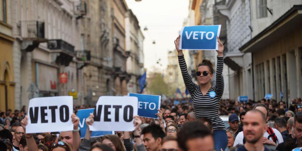 Tüntetés a lex CEU és a civiltörvény ellen Budapesten - Népszava fotó