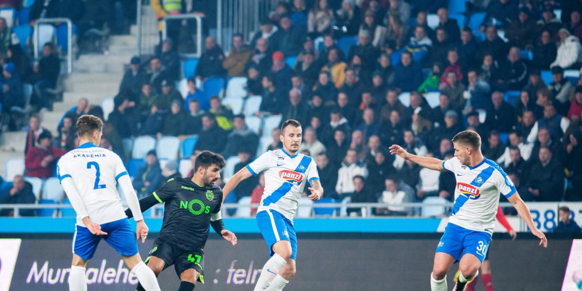 Az új stadion első meccsén az MTK a portugál Sporting Lisboa ellen lépett pályára tavaly október 13-án Fotó: Molnár Ádám