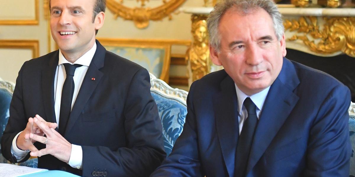 Emmanuel Macron és Francois Bayrou az Élysée-palotában. Bayrou nem érte be ennyivel FOTÓ: GETTY IMAGES