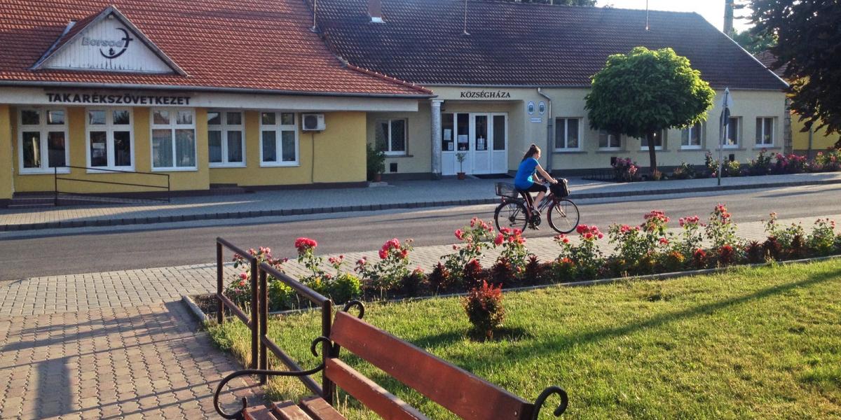 A választókerület fideszes képviselője azon rágott be, hogy a korábbi Fidesz-aktivista önállóan indult el a polgármester-választ