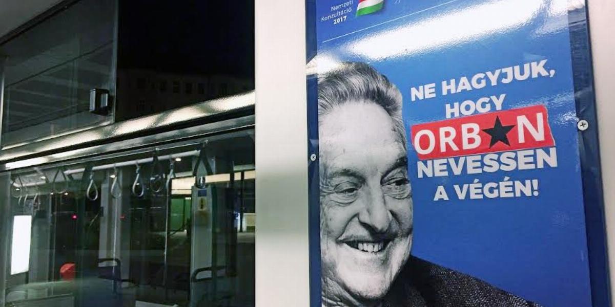 Egy másik Soros-plakát, amit a kormánypropagandával egyet nem értők már "átjavítottak" FOTÓ: Népszava