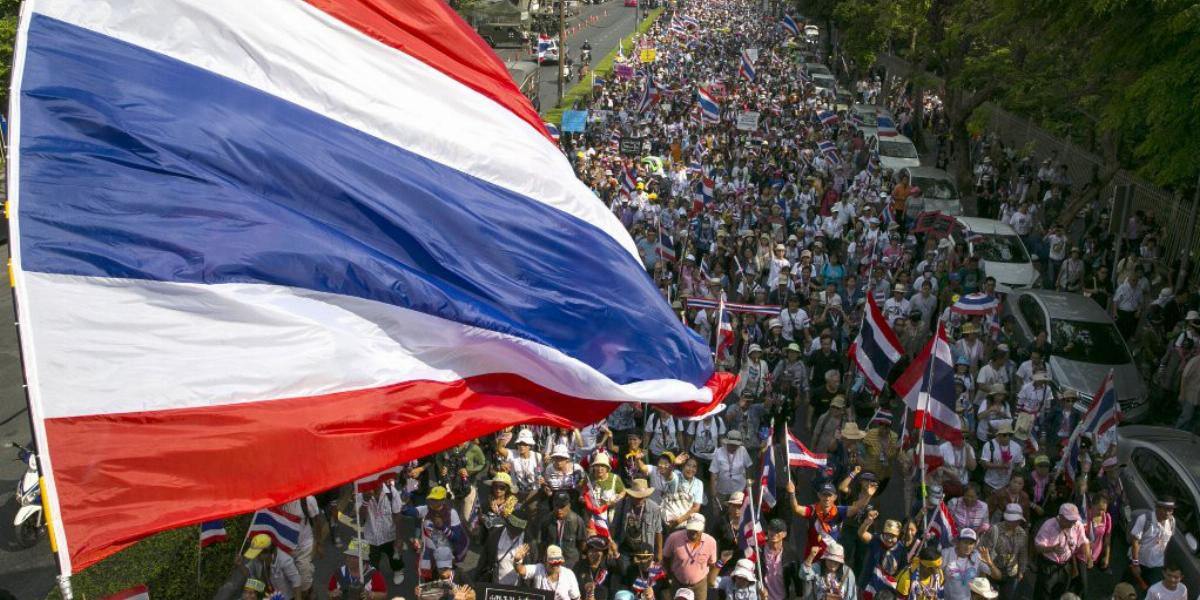 Caracasban is farkasszemet néznek egymással a tüntetők és a rohamrendőrök FOTÓ: EUROPRESS/GETTY IMAGES/JOHN MOORE