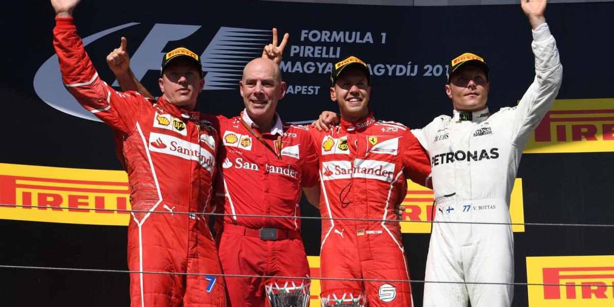 Balról jobbra: Kimi Raikkonen, a Ferrari mérnöke Jock Clear, Sebastian Vettel és Valtteri Bottas a Hungaroringen. FOTÓ: ATTILA K