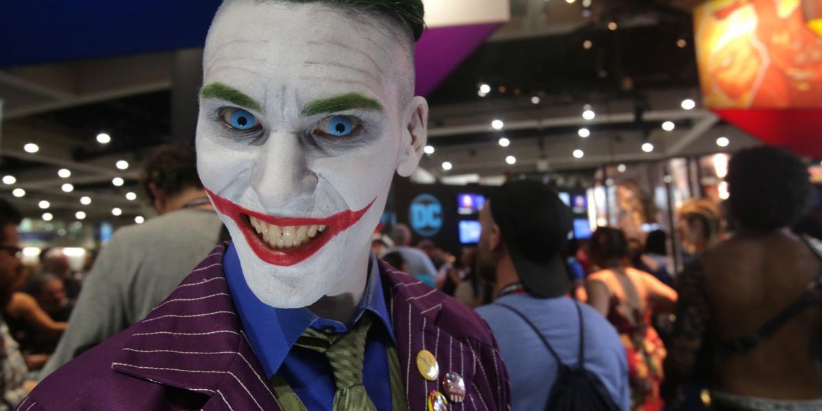 Jordan Quinzon Joker-t játssza a Comic-Con 2017-ben, San Diego-ban.
FOTÓ: Bill Wechter / AFP