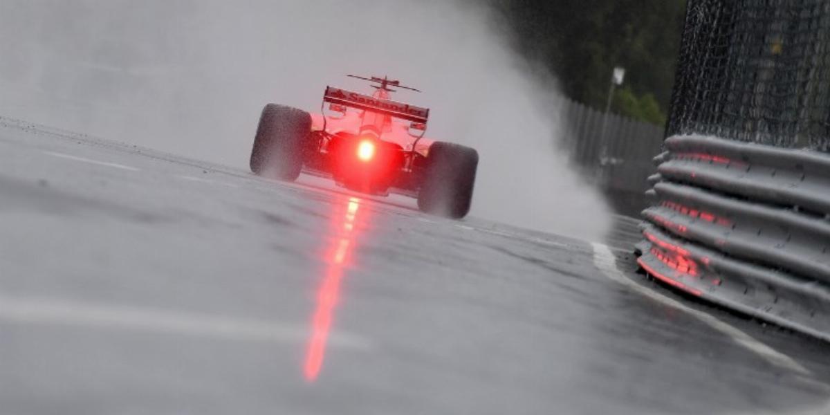 Vettel a vizes pályán. ANDREJ ISAKOVIC / AFP