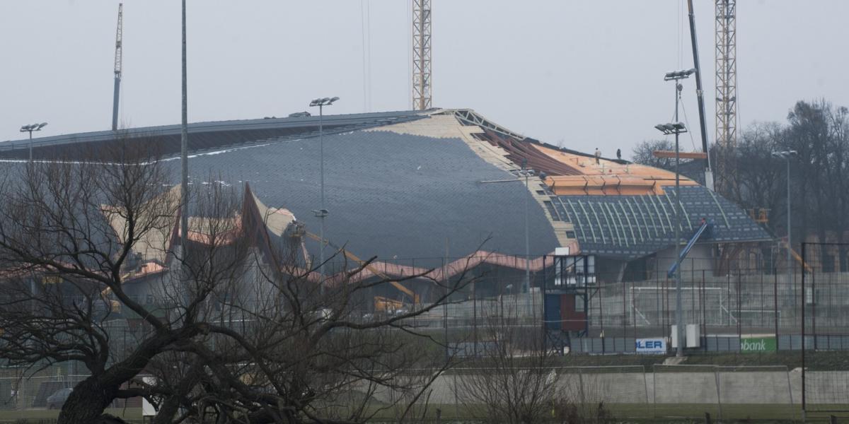 Húsvéthétfőn át is adják a pusztán „magánadományokból” épült felcsúti stadiont. Fotó: Vajda József/Népszava