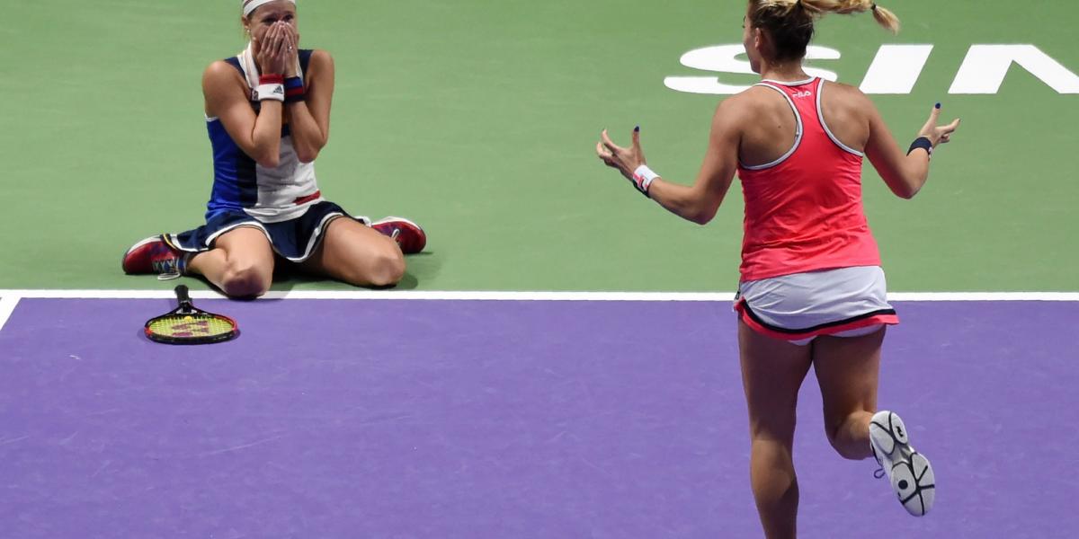 Andrea Hlavackova (Csehország) és Babos Timea (Magyarország) megnyerte a női páros döntőt az október 29-én Szingapúrban rendezet