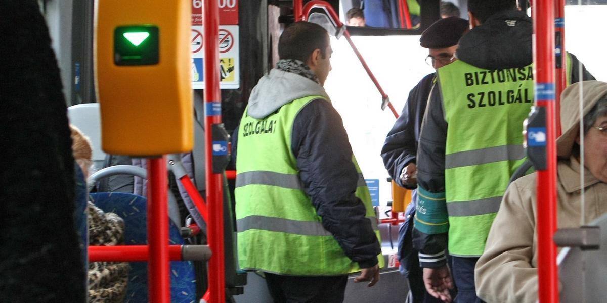 HANGULAT Aligha segíti elő a munkát, ha a beosztott ﬁzetése több, mint a „főnöké” - Népszava fotó
