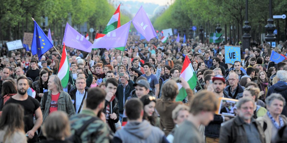 A MOMENTUM MOZGALOM TÜNTETÉSÉN - A 2010 utáni pártokhoz hasonlóan a rendszerváltás kudarcából indulnak ki FOTÓ: MOLNÁR ÁDÁM