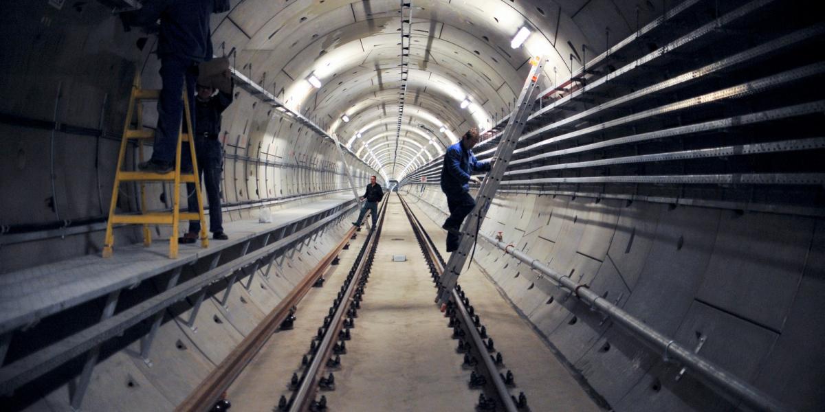 A csúszások, problémák, bizonytalanságok ellenére most úgy tűnik: "valahogy" mégis átadják a 4-es metrót az utasoknak - néhány n