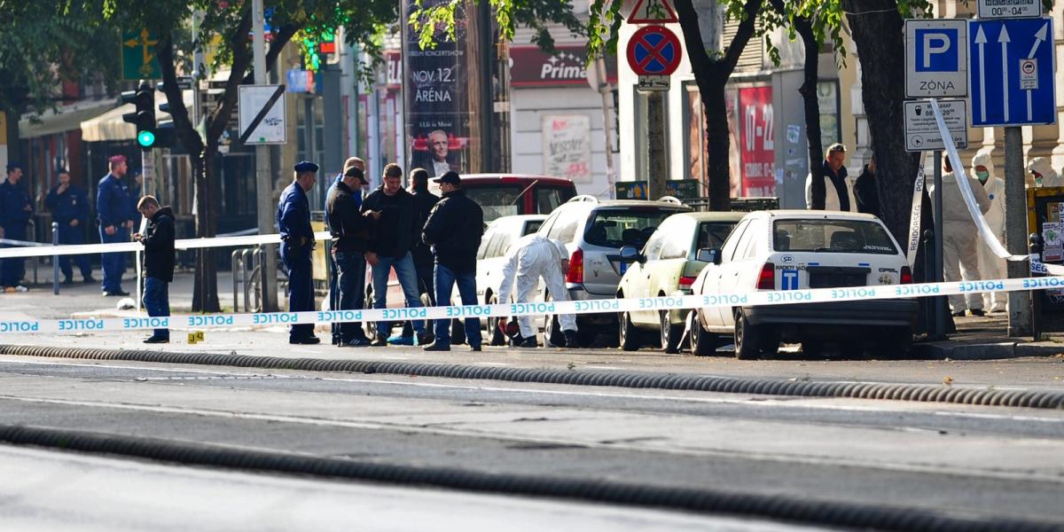 Helyszínelés a Teréz körúton. FOTÓ: Molnár Ádám