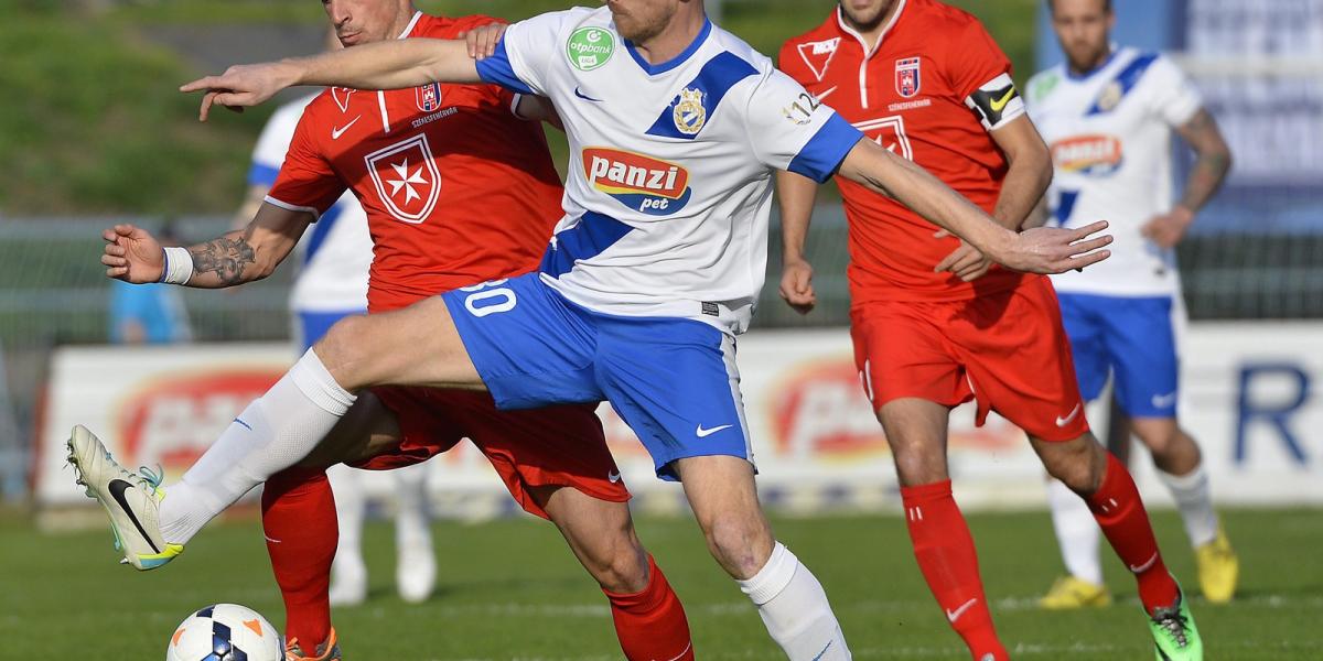 Torghelle Sándor, az MTK (k), valamint Vitor Hugo Gomes Da Silva (b) és Sándor György (j), a Videoton játékosa az OTP Bank Liga 