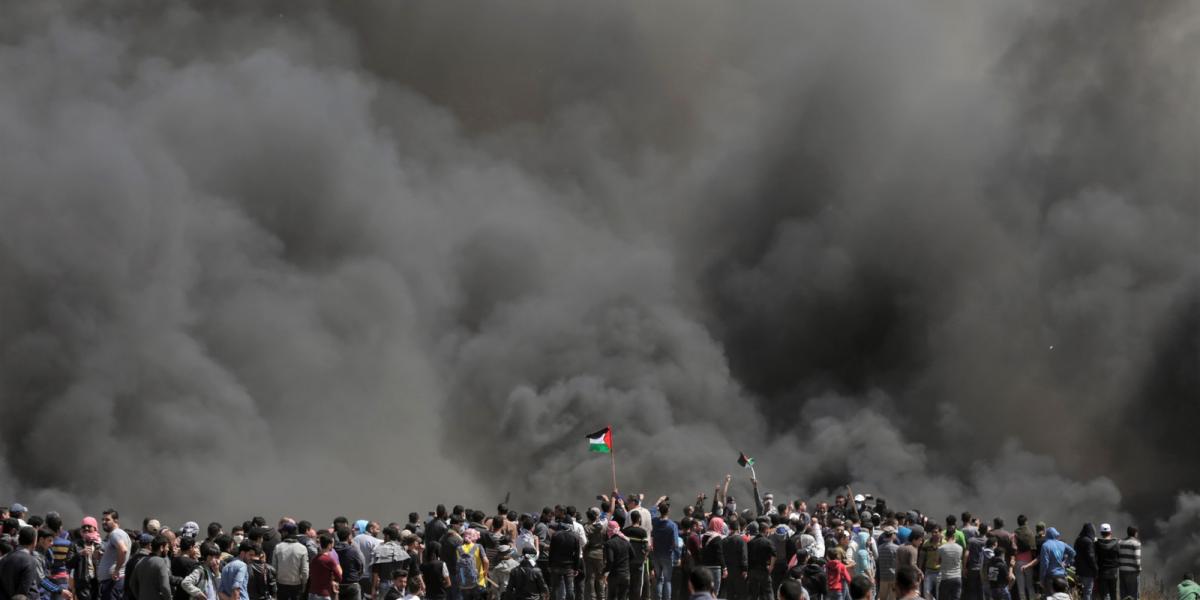 Tüntetés és összecsapások a Gázai övezet határán, 2018. április 6. Fotó: MAHMUD HAMS / AFP