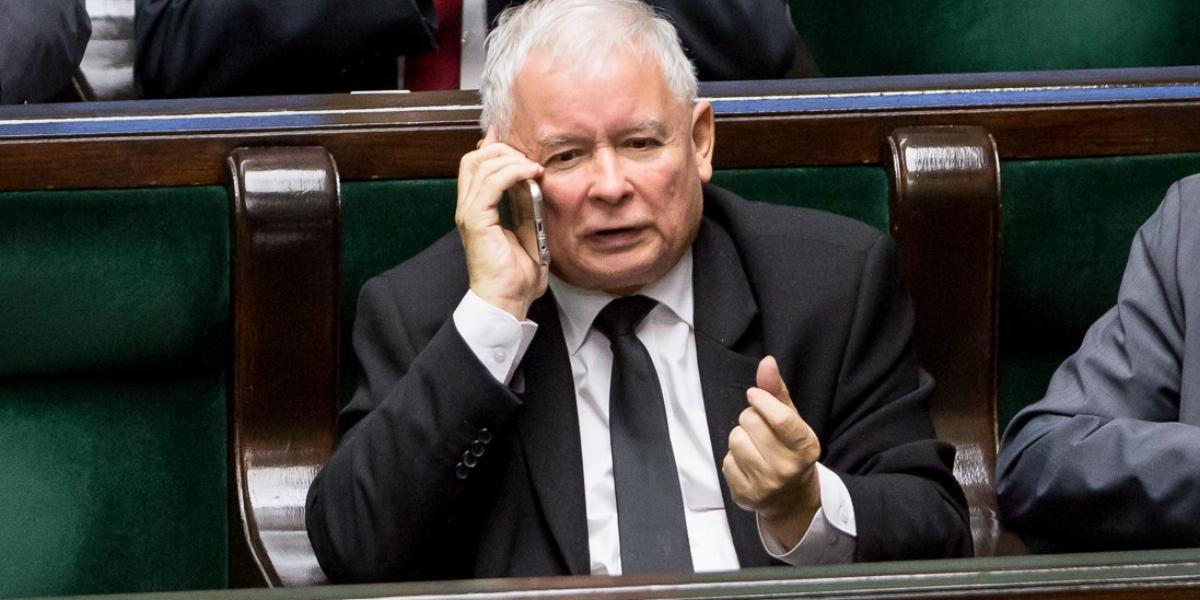 Kezd megkopni Jaroslaw Kaczynski nimbusza, lassacskán jön fel az ellenzék Lengyelországban Fotó: AFP/Mateusz Wlodarczyk