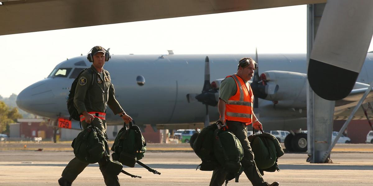 Az eredménytelenül végződő tegnapi keresés után ma talált "valamit" az ausztrál légierő kutató-mentő alakulata. Az AP-3C Orion t