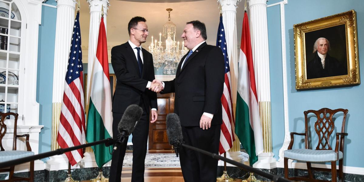 Az amerikai külügyminiszter, Mike Pompeo és Szijjártó Péter magyar külügyminiszter a 2018 május 30-án tartott kétoldalú megbeszé