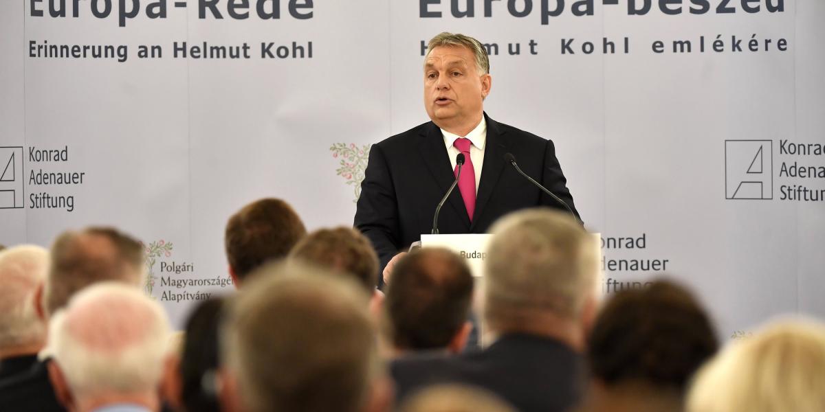 Orbán Viktor beszédet mond a Helmut Kohl halálának első évfordulóján tartott Budapesti Európa-beszéd című konferencián. MTI Fotó