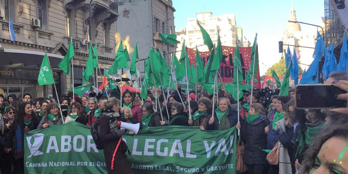 ZÖLDÚT - Az abortusz legalizálásának a hívei bizakodnak, hogy a szenátus is igent mond FOTÓ: AFP/CECILIA GONZÁLEZ