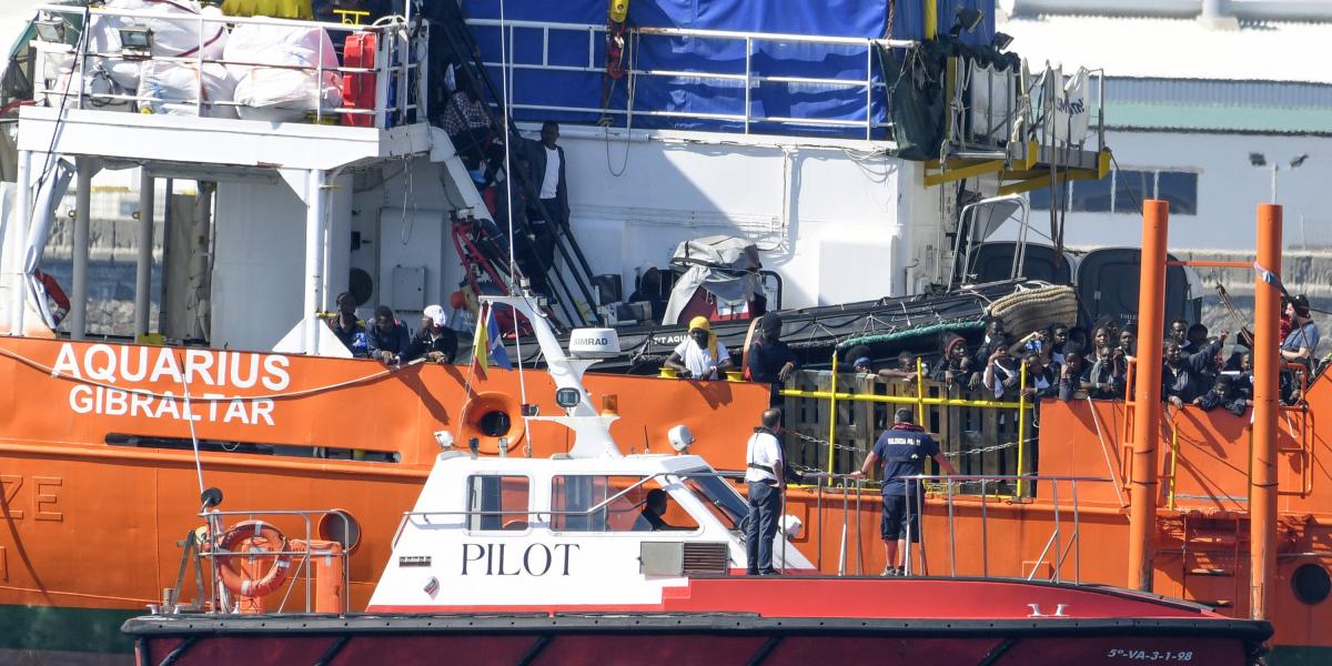 A HAJÓ ÁLL - Valencia kikötőjében már nincs menekült az Aquariuson – és ez mindenkinek hasznos FOTÓ: AFP/JOSE JORDAN