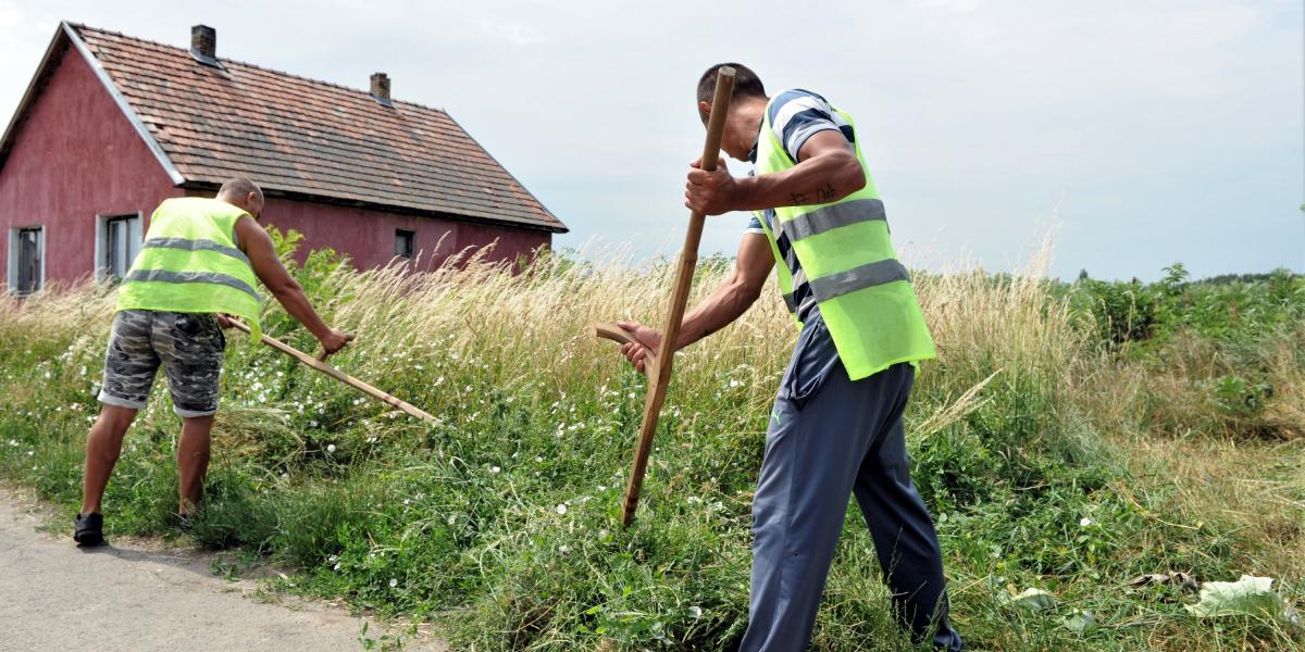 ÖNRENDELKEZÉS A közmunkások azt mondják, dolgoznak ők szívesen, de maguk akarnak dönteni arról, milyen állást fogadnak el FOTÓ: 