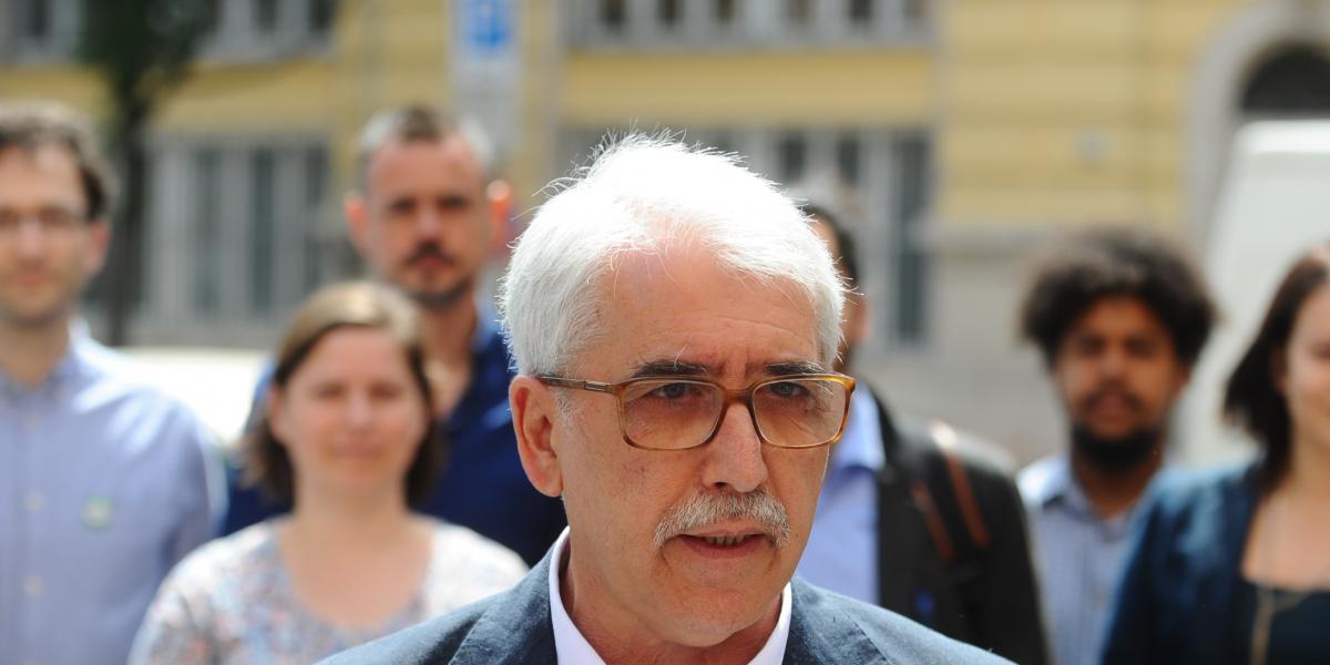 Győri Péter VIII. kerületi polgármester jelölt terepmunkán. Beállt mögé a demokratikus ellenzék FOTÓ: VAJDA JÓZSEF