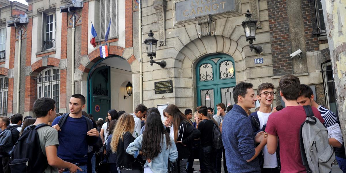 Francia fiatalok - AFP fotó